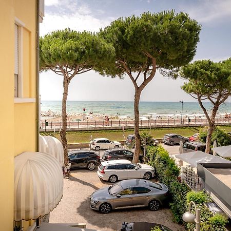 Hotel Le Lampare Caorle Extérieur photo
