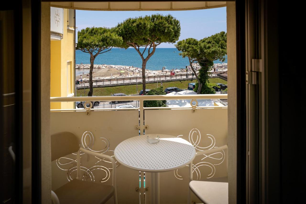 Hotel Le Lampare Caorle Extérieur photo