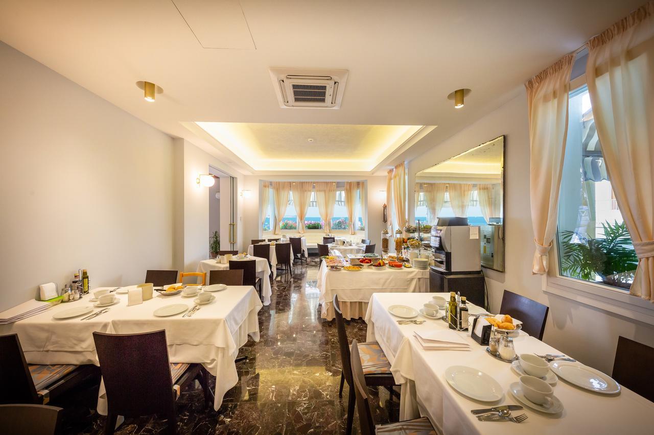 Hotel Le Lampare Caorle Extérieur photo